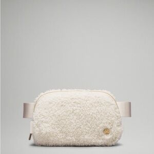 Lululemon Everywhere Belt Bag Plush Fleece In Ivory
